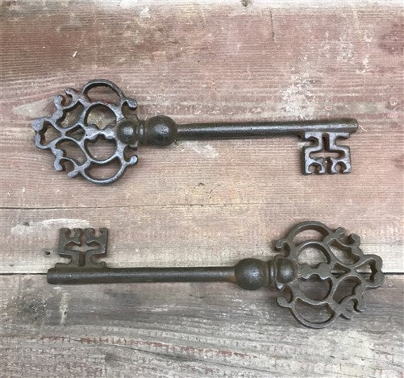 Large Rustic Skeleton Keys Victorian Keys Cast Iron Skeleton Etsy