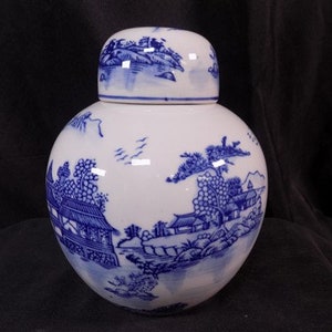 Blue & White Pagoda Ginger Dose, 8 chinesische Porzellandekore, Chinoiserien Q,