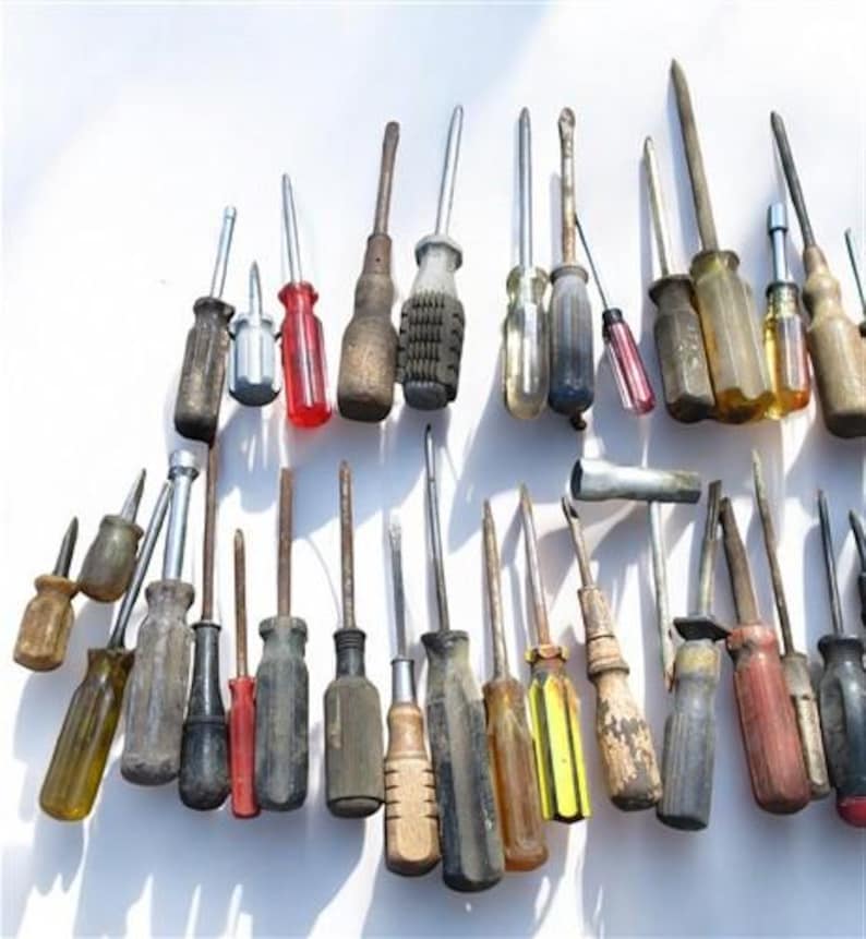 Lot of 48 Vintage Screwdrivers, Assorted Sizes, Flat and Phillips Heads ...