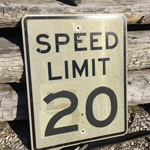 Geschwindigkeitsbegrenzung 20 Vintage Schild, 30x24 Vintage Metall Straßenschild, Ein Vintage Reflektierendes Straßenschild, Vintage Straßenschild