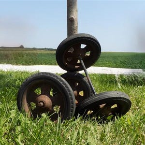 4 zabytkowe metalowe koła do wózka dziecięcego, pedały, wózek ogrodowy, dyniowy wóz A53, koła do wózka, zabytkowe koła, zabytkowe koła do wozu