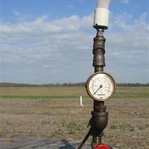 Steampunk Desk Lamp, Pressure Gauge Plumbers Pipe, Industrial Lamp Machine Age Q