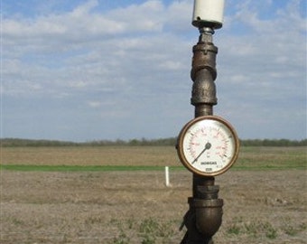 Steampunk Desk Lamp, Pressure Gauge Plumbers Pipe, Industrial Lamp Machine Age Q