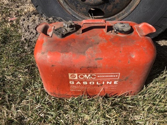 60s 70S VINTAGE KIEKHAEFER UNIVERSAL FIT MERCURY 3 GALLON