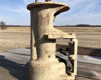 Industriële machineonderdelen, gietijzeren tafelvoet, steampunk-esthetiek