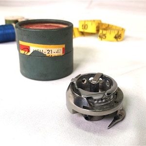 Singer Sewing Machine Series Hook & Bobbin Assembly Singer Sewing Machine, E, Singer Industrial Bobbin Cases Hooks,  Singer Part
