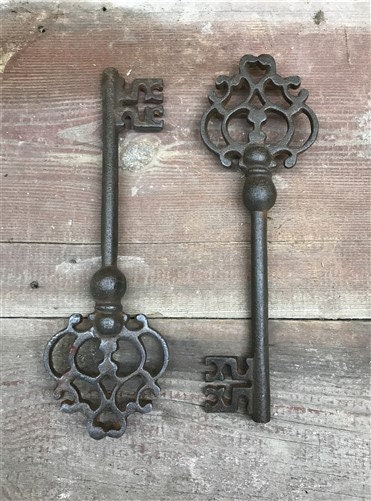 3 Large Cast Iron Skeleton Keys, Victorian Lock Hardware, Steampunk Do –  The Old Grainery