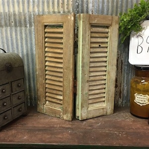 Small Green Antique Farmhouse Shutter, Wood Shutter, Architectural Salvage B9, Shutter Wall Decor, Farmhouse Decor, Vintage Wood Shutter