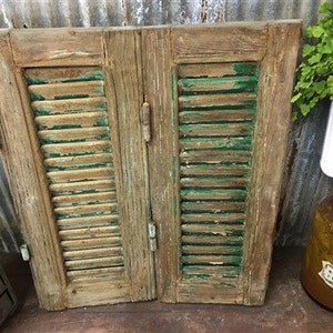 Small Green Antique Farmhouse Shutter, Wood Shutter, Architectural Salvage B8, Shutter Wall Decor, Farmhouse Decor, Vintage Wood Shutter