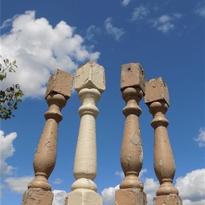 4 Balusters Bemalte Holz architektonische Bergung Spindeln Veranda Hausbesatz A20, Vintage Holz Spindeln, Holz Balusters, Rustikales Bauernhaus