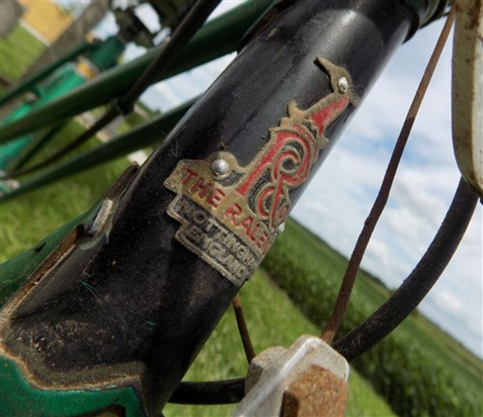 raleigh sports bike made in england