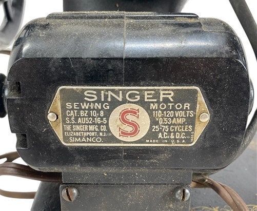 ●SELF MADE 1949 Singer Sewing Machine, Model 15, Serial No#aj060798