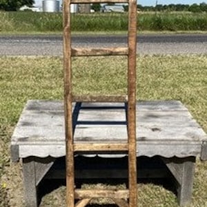 Brown Rustic Wood Ladder, Farmhouse Blanket Quilt Towel Rack Decorative Display, Leaning Wood Rack, Rustic Farmhouse Ladder Display Rack