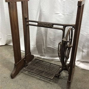Treadle Sewing Machine, Cast Iron Base, Industrial Age Singer Steampunk PR, Treadle Base Table Sewing Machine, Table Metal Table Base