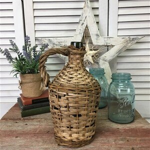 Kleine französische Glas-Demijohn-Flasche, gewebte Weidenflasche, rustikale Bauernhaus A5