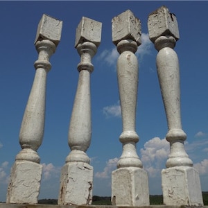 4 Balusters White Wood Architectural Salvage Spindles Porch Post House Trim A38, Vintage Wood Spindles, Wooden Balusters, Rustic Farmhouse