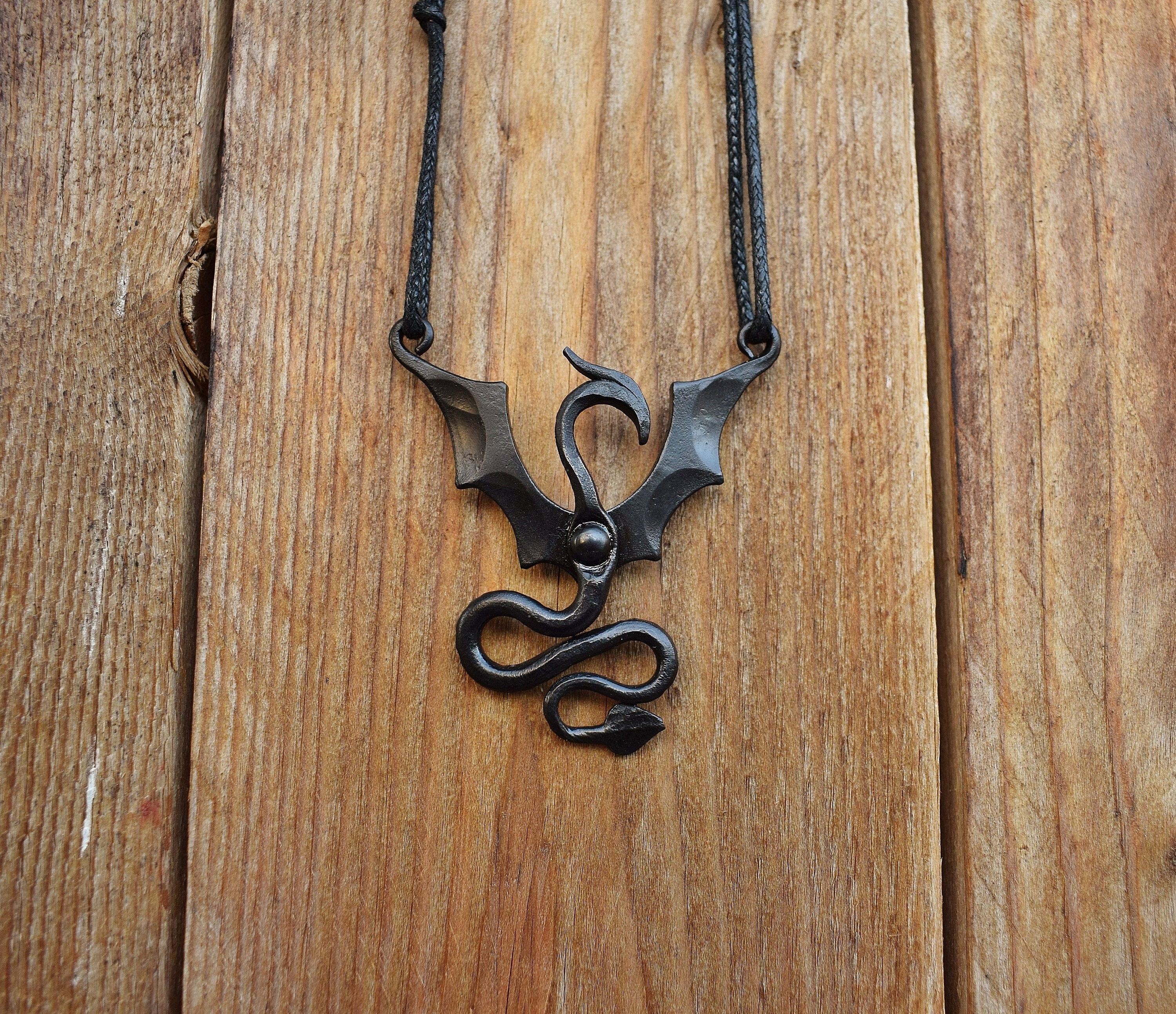 Keltischer Knoten Drachen - Viking Halskette In Silber-Optik, Antiker Look,  Unisex Schmuck Keltischer Drachen Anhänger, image size:3000x2588