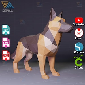 Op de afbeelding: Een geometrische papieren Duitse herdershond in tinten bruin, beige en grijs. De hond staat, met een polygonale vormgeving. De afbeelding bevat pictogrammen voor PDF, SVG, DFX, YouTube, Laser, Cameo en Cricut.
