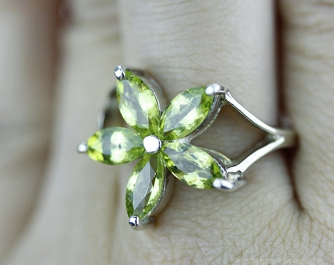 Size 7.5 FLOWER SHAPE PERIDOT Fine 925 Sterling Silver Ring (Nickel Free)  r917