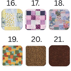 Pu&ograve; includere: Una collezione di campioni di tessuto con vari motivi. I campioni includono disegni floreali, patchwork e animalier. I colori variano dai pastelli tenui ai toni della terra vibranti, offrendo una selezione diversificata di trame e stili.