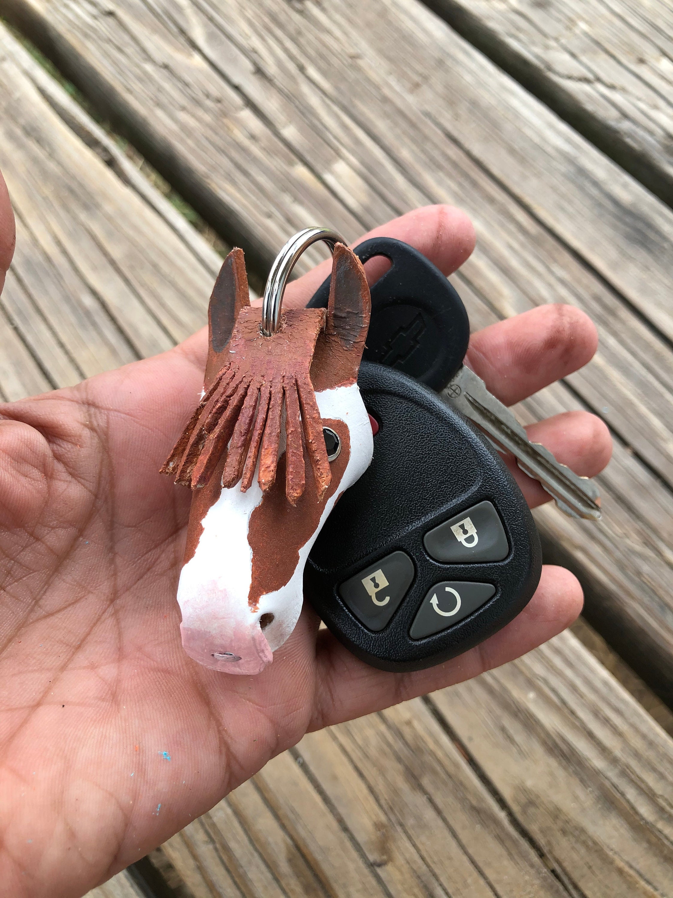 Petit porte-clés en cuir véritable peint à la main, chevaux, loup