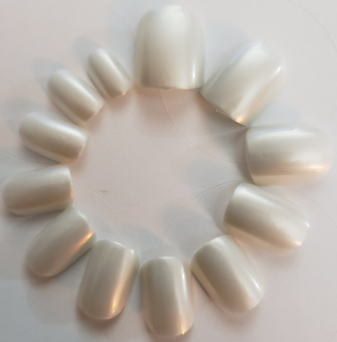 Gel Polish Finish White Pearl Color Short Round Press On Nail Etsy