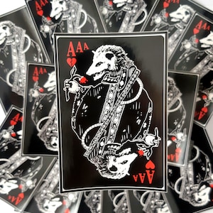 Aas van hart schreeuwende buidelrat sticker- Speelkaartstijl - Zwart wit rood gestanst 2x4 weerbestendige vinylsticker