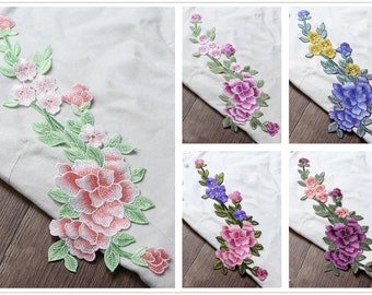 1 pieces Embroidered Appliques,Embroidered Flowers,Sew-on Patches For Dress Supplies,For Dress DIY (168-105)
