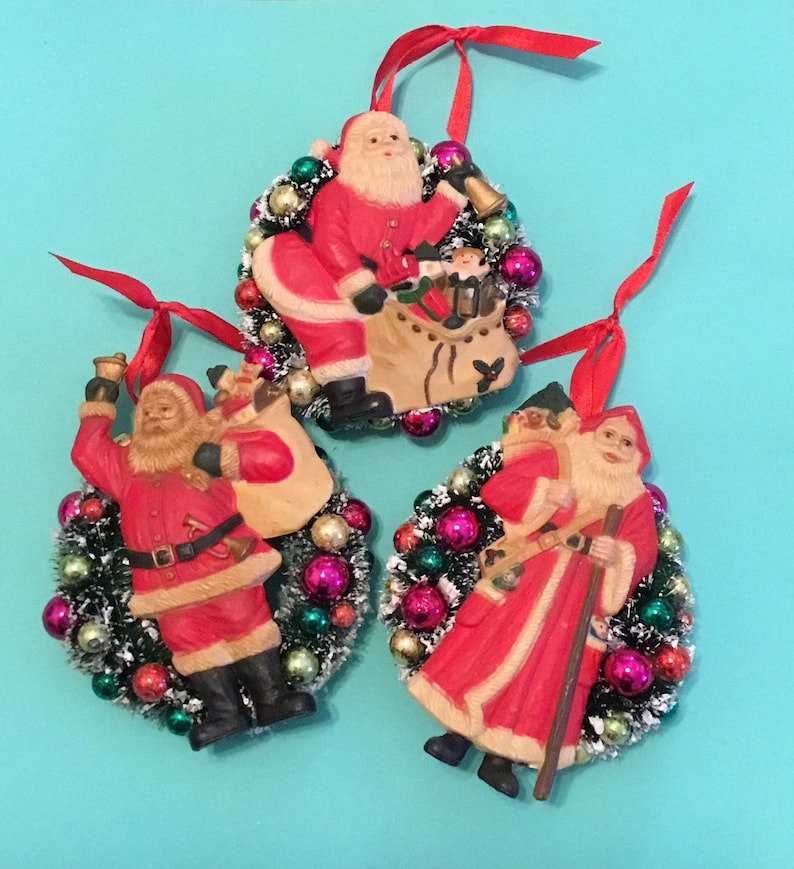 SET PRIMITIVE CHRISTMAS STACKING METAL TINS Vintage Style Holiday Santa Reindeer