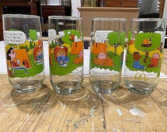 Vintage Camp Snoopy glasses 1980s McDonalds Peanuts collector series Linus Lucy Snoopy Charlie Brown Peppermint Patty