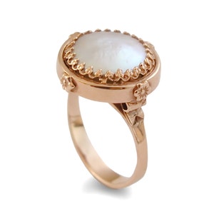 Gold Crown ring with Pearl