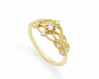 Romantic Gold Ring with Diamond and Filigree Details