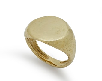 Chunky Matte Gold Ring with a Flat Surface