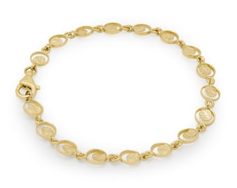 Gold Chain Bracelet with Round details