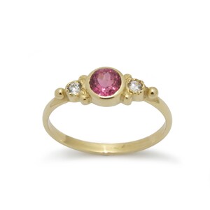 Dainty Gold ring with Rodulite and Diamonds