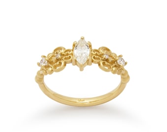 Gold and Diamonds Ring with Victorian Details