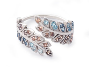 White Gold Leaves ring with Topaz and Zircon Champagne