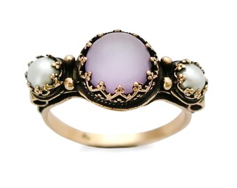 Gold Victorian ring with Purple Quartz and Pearls