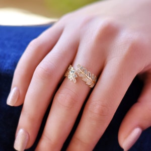 Gold leaves ring with Topaz and Zircon Champagne