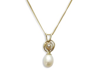 Gold Pearl necklace, Spiral pendant Necklace, Pearl beaded necklace, 14K Yellow Gold necklace, Wedding pearl Necklace, gemstone necklace