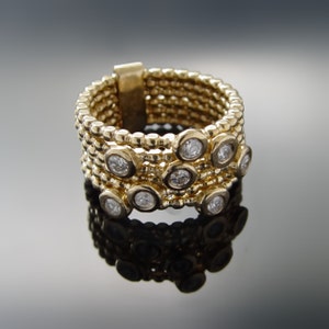 Set of 6 Dotted Gold Ring with Diamonds