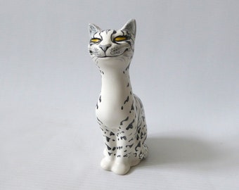 Vintage Christina Gray Cheshire cat, Chester. 1960s pottery stylised smiling figurine. Mid century tabby cat figure. Ceramic art sculpture