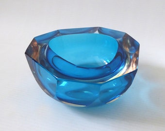 Vintage Murano Mandruzzato faceted art glass geode bowl ashtray. Retro 1960s/1970s. Blue & peach sommerso, cased. Italy mid century dish
