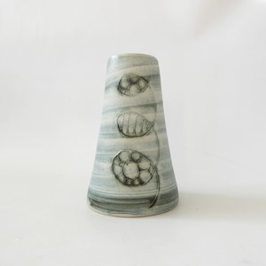 Carn Pottery conical vase by John Beusmans N34. Pale blue green wash, 1970s vintage retro pot. Cornish studio art sculpture. Tapered flower