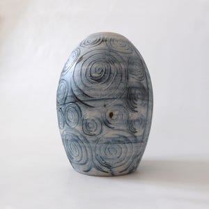 Carn Pottery oval vase by John Beusmans N30. Pale blue wash, 1970s vintage retro pot. Cornish studio art sculpture. Rounded flower & spirals