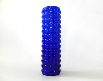 Vintage Japanese 'dalek' art glass vase. Hobnail textured 1970s retro. Blue cased white. Tajima, made in Japan. 8" cylinder bobble vase pot