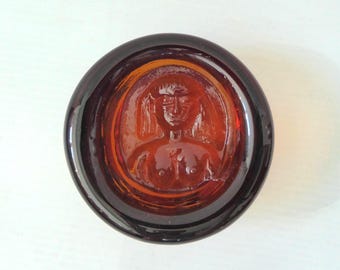 Erik Hoglund Boda, 1960s vintage art glass dish. Female nude bust figure, deep amber bowl. Round, mid century small ashtray. Sweden retro