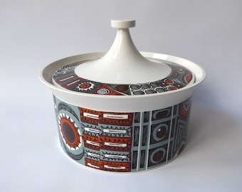 Portmeirion Pottery 'Variations' vegetable tureen. Susan Williams-Ellis, vintage 1960s. Retro kitchen serving, Serif shape. Casserole pot