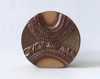 Louis Hudson pottery wheel vase 1970s vintage. Cornish Studio retro art. Brutalist Modernist geometric cog. Round handmade ceramic stoneware