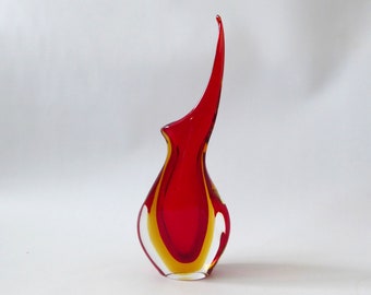 Vintage Murano sommerso beak pulled vase. 1960s/1970s Mid century Venetian art glass. Red & amber, cased. Teardrop winged, Flavio Poli style